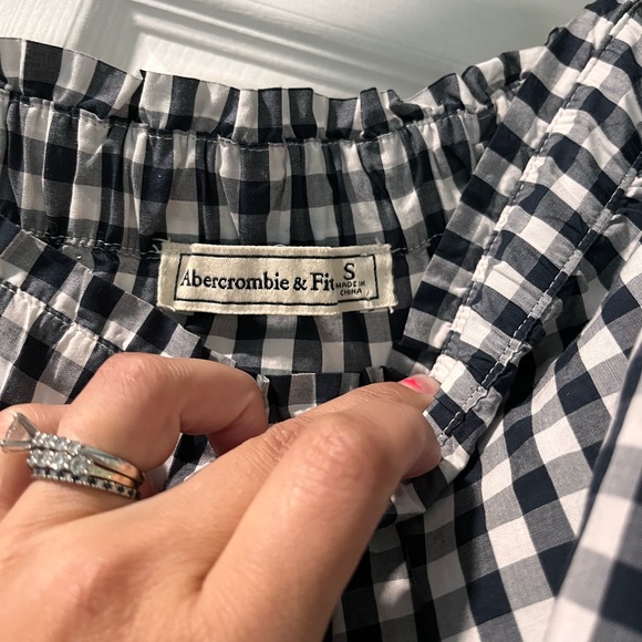 Abercrombie bell sleeve top - Picture 4 of 9